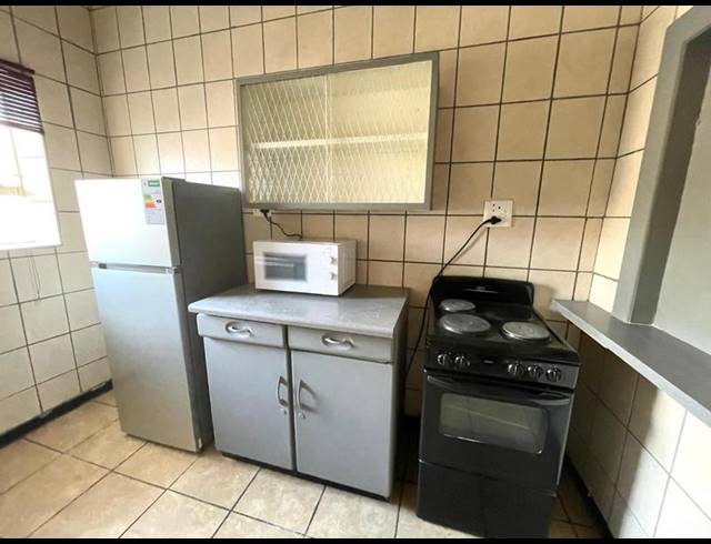 2 BEDROOM PROPERTY TO RENT IN DIE BULT